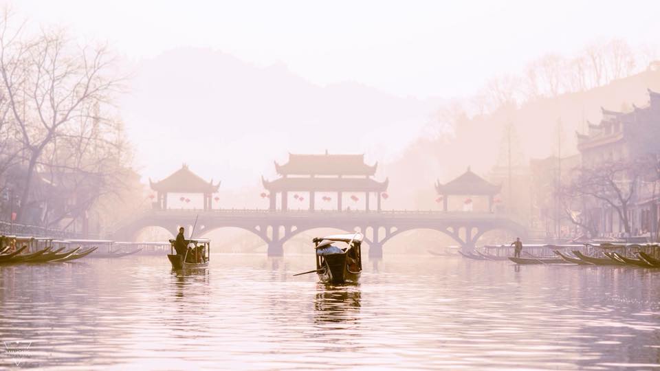 Phượng Hoàng Cổ Trấn